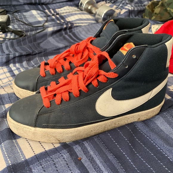 Limited Edition Nike’s - Picture 3 of 3